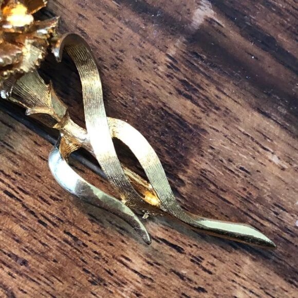 Vintage Gold Carnation Brooch  Pink Jewel - Picture 3 of 7